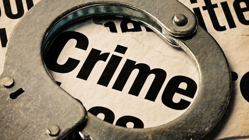 पोलिसांच्या विरोधातील पोस्ट व्हायरल; दोघांवर गुन्हा